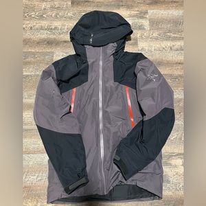 STILL FOR SALE- ARC’TERYX STIKINE Insulated goretex. LRG with RECCO.